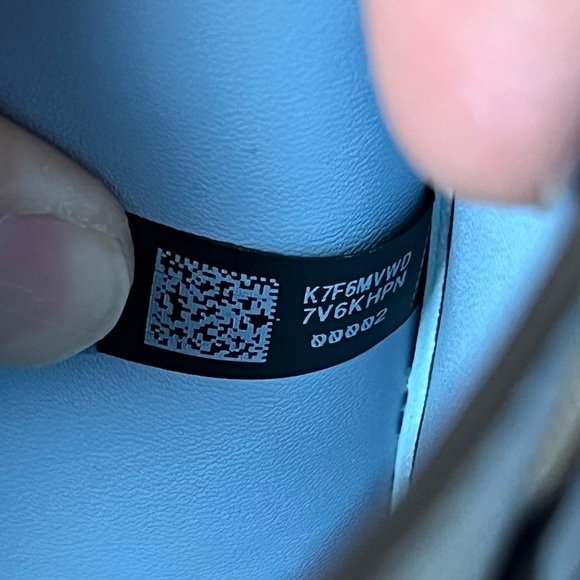 🌼Michael Kors Purse - Picture 12 of 13